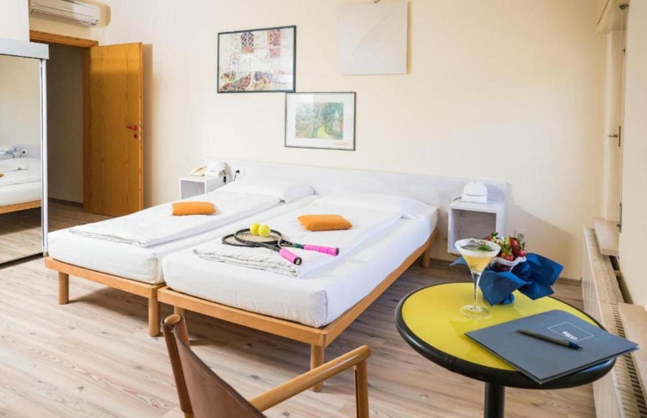 Club Hotel Olivi - Tennis Center マルチェージネ エクステリア 写真