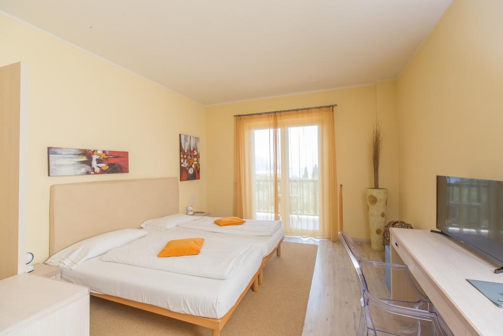 Club Hotel Olivi - Tennis Center マルチェージネ エクステリア 写真