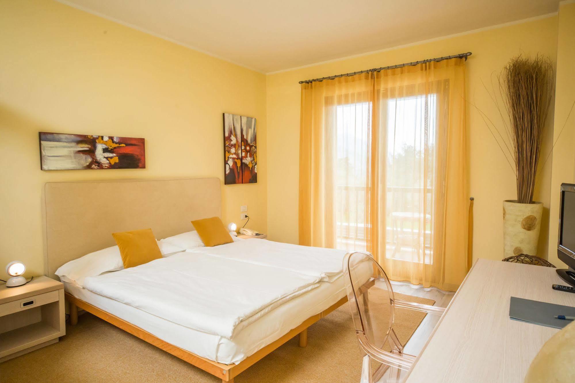 Club Hotel Olivi - Tennis Center マルチェージネ エクステリア 写真